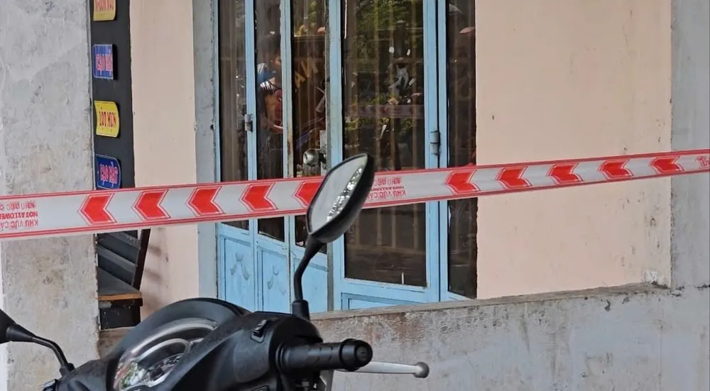 vợ chồng tử vong trong nhà ven quốc lộ 53