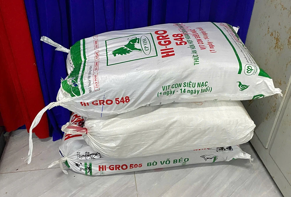 3 bao nilon chuyên dùng đựng nông sản mà Đô trộm cắp. giả dạng dân địa phương trộm cắp tài sản