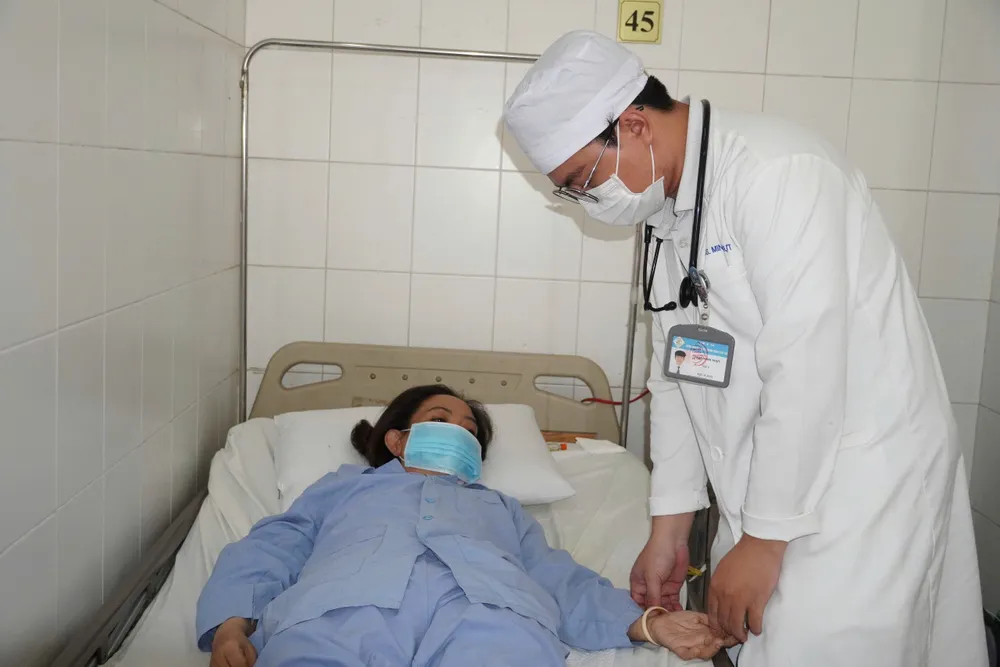 Hiện bệnh nhân hoàn toàn ổn định và được xuất viện. uống quá liều thuốc hạ huyết áp