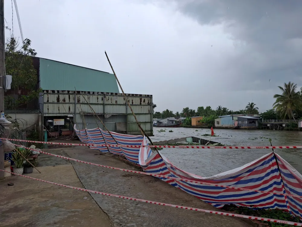 sạt lở bờ sông ô môn