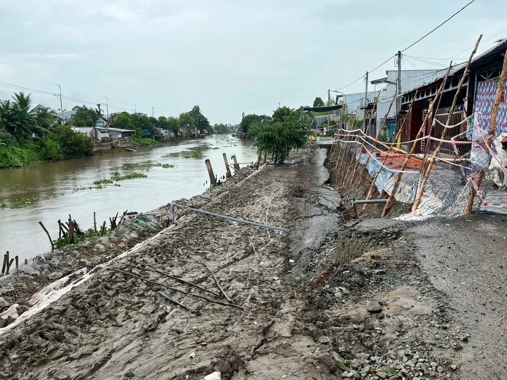 sạt lở bờ sông
