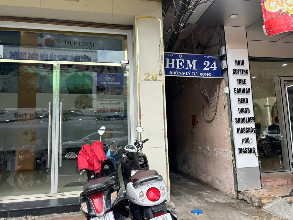 Con hẻm dẫn vào Công ty cổ phần Mekolor đường sắt tốc độ cao Bắc – Nam,Liên minh Mekolor