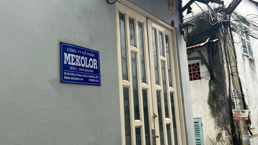 Cửa chính đóng kín. Ảnh: HD lien-minh-mekolor-duong-sat-cao-toc-bac-nam-3.jpg