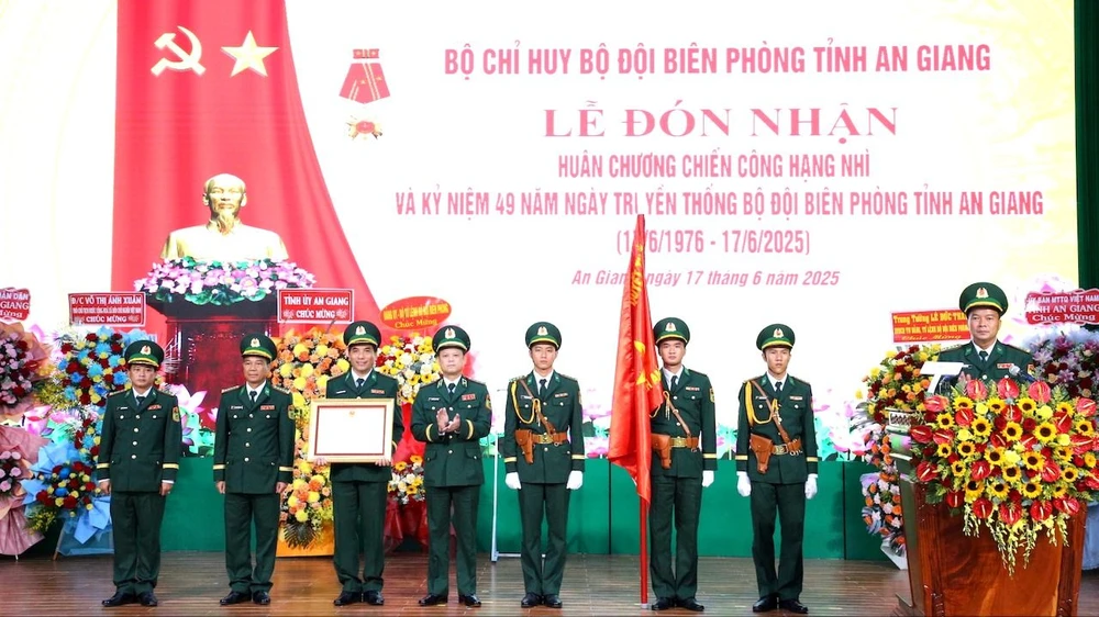 bộ đội biên phòng tỉnh an giang,huân chương chiến công hạng nhì