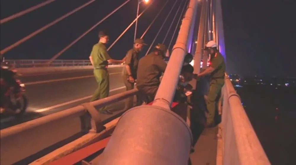 nhảy cầu Rạch Miễu