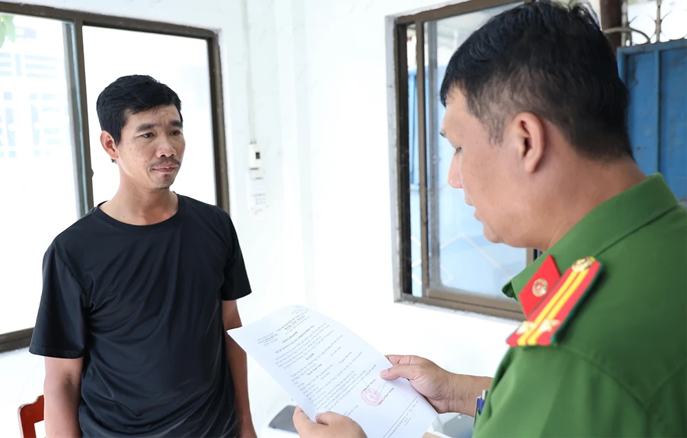 cướp tài sản,xe ôm,thăm bạn gái