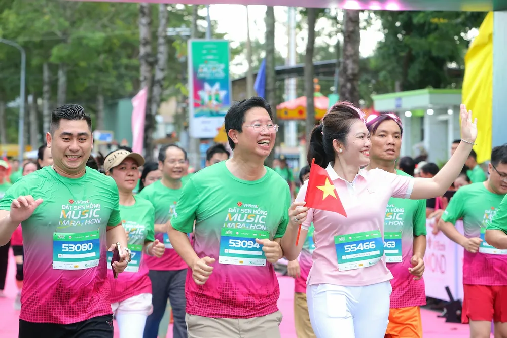 đất sen hồng,giải chạy