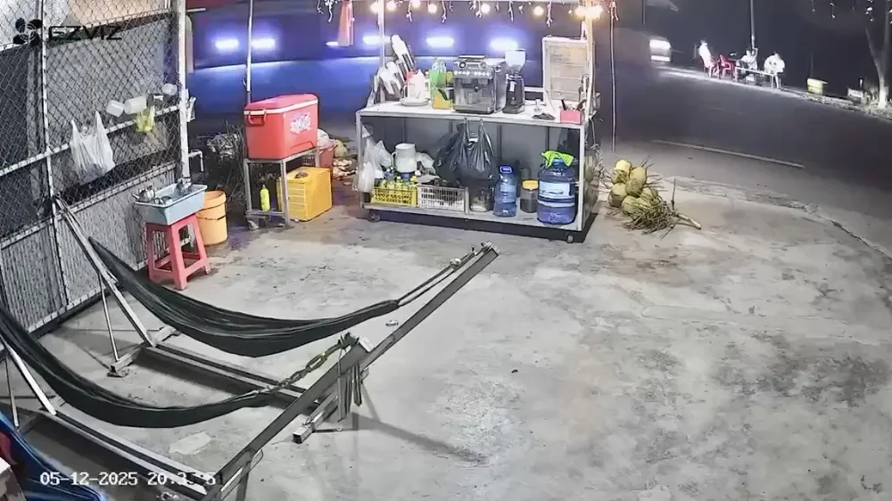 xe khách giường nằm,lao lề trái,quuốc lộ 80,đồng tháp