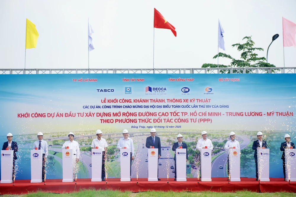 Cao tốc tp.hcm - trung lương - mỹ thuận