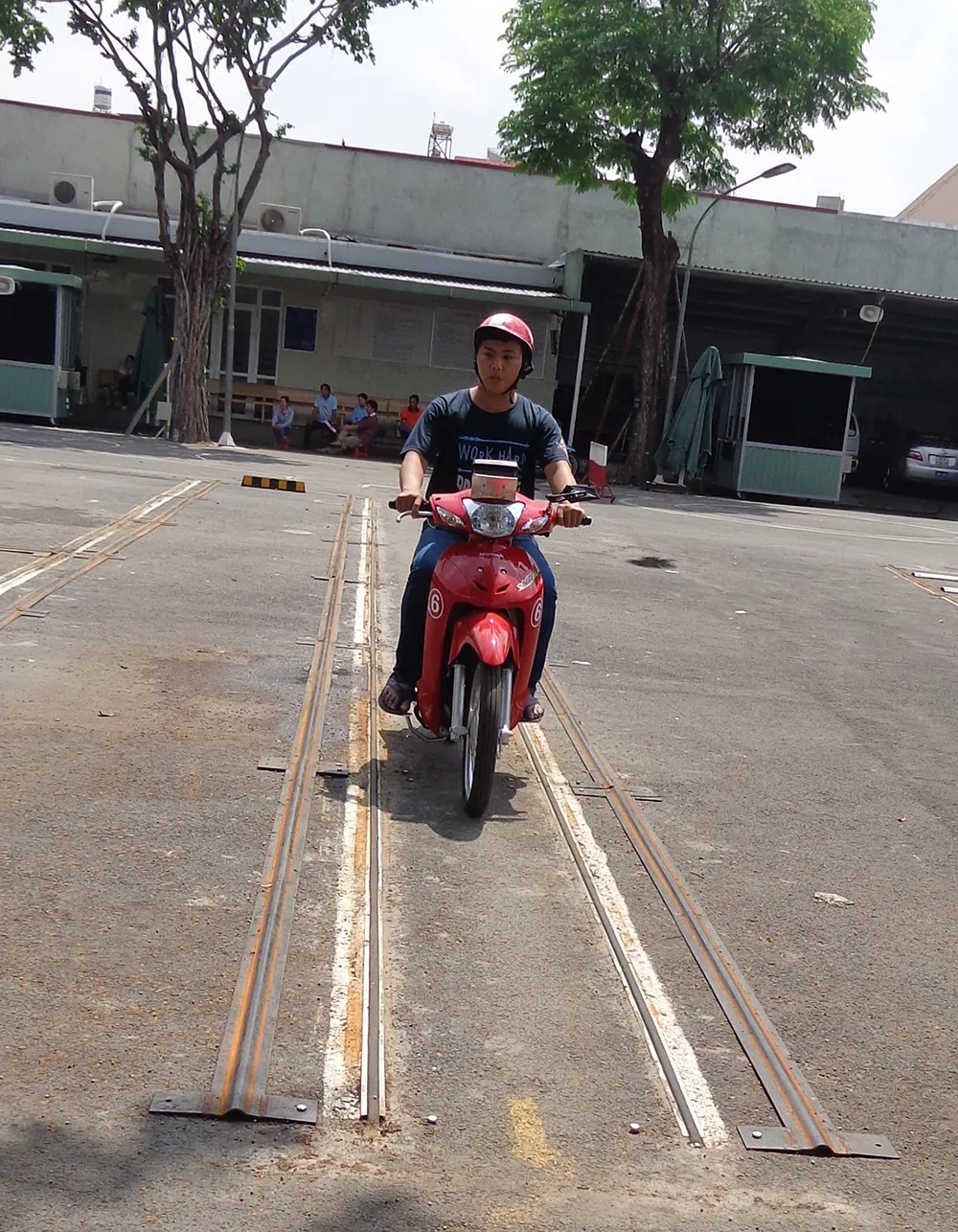 Hơn 20% thí sinh thi... rớt bằng lái xe máy ảnh 9 Hơn 20% thí sinh thi... rớt bằng lái xe máy ảnh 9