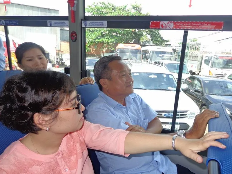 đi xe buýt ở TP. HCM