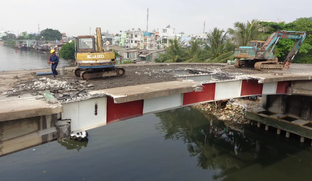 Chia tay cầu cũ trăm năm tuổi ảnh 2 Chia tay cầu cũ trăm năm tuổi ảnh 2