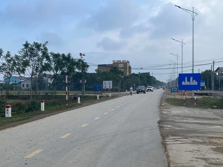 Đoạn đường nơi xảy ra tại nạn do việc Hằng bỏ lại anh Phương sau va chạm với xe của mình. Ảnh: Đắc Lam