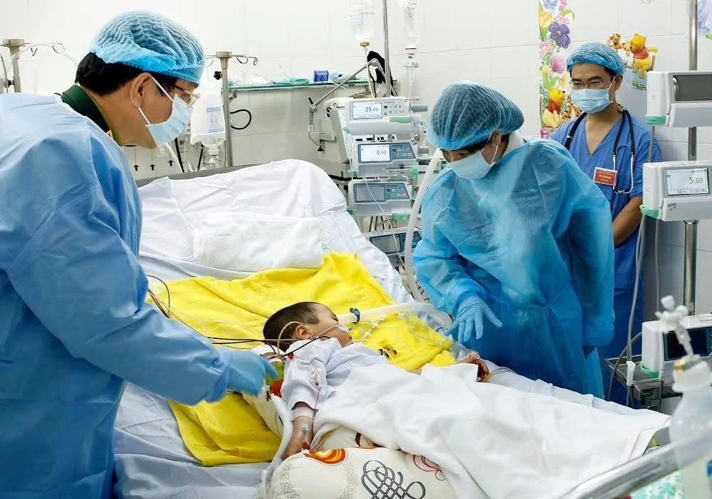 bệnh nhi được ghép phổi