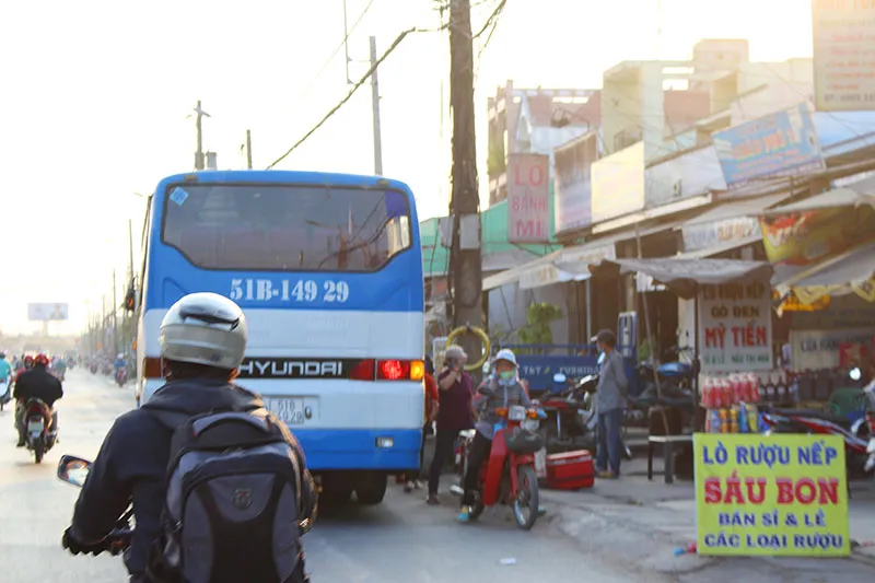 'Hung thần' chở công nhân tung hoành trên quốc lộ 1A ảnh 4
