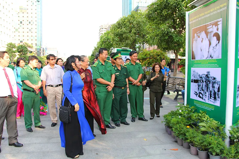 Khai mạc triển lãm ảnh về Thanh niên xung phong TP ảnh 1