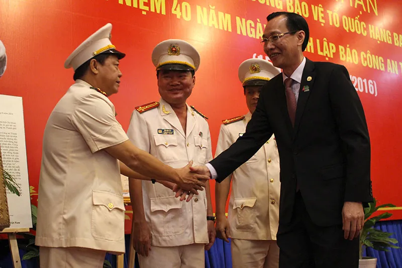 Phải lên án, đấu tranh với tiêu cực, đem lại bình yên cho nhân dân ảnh 3