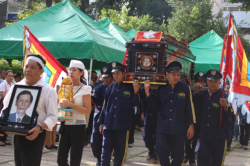đưa tiễn ông Nguyễn Thanh Chín