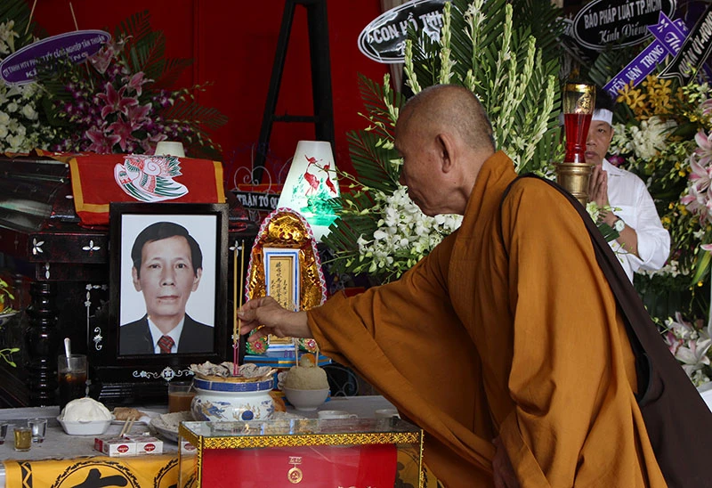 đưa tiễn ông Nguyễn Thanh Chín