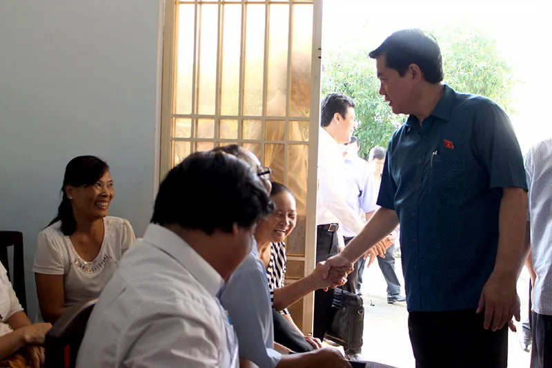 Bí thư Thăng: Ổ gà, ổ vịt chứ có gì mà to tát thế? ảnh 1 Bí thư Thăng: Ổ gà, ổ vịt chứ có gì mà to tát thế? ảnh 1