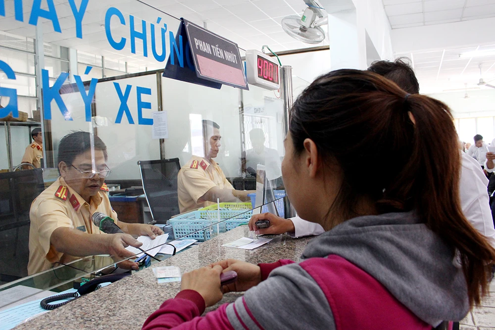 Xe sang tên đổi chủ: Không có giấy tờ gì vẫn làm được ảnh 3