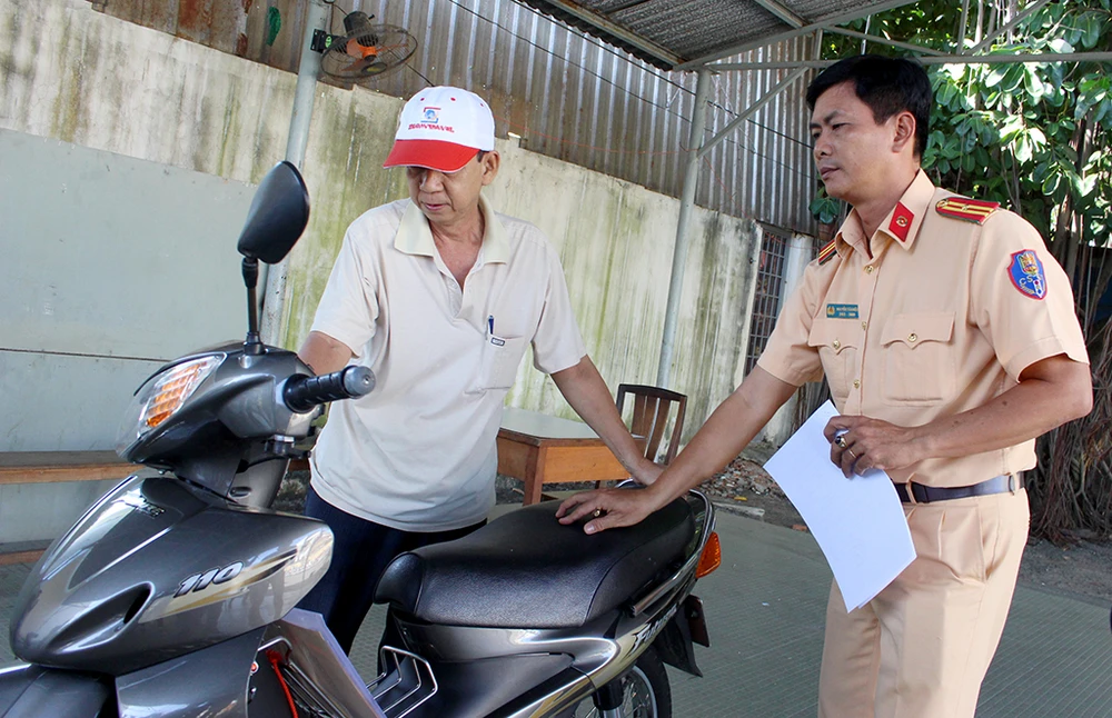 Xe sang tên đổi chủ: Không có giấy tờ gì vẫn làm được ảnh 1