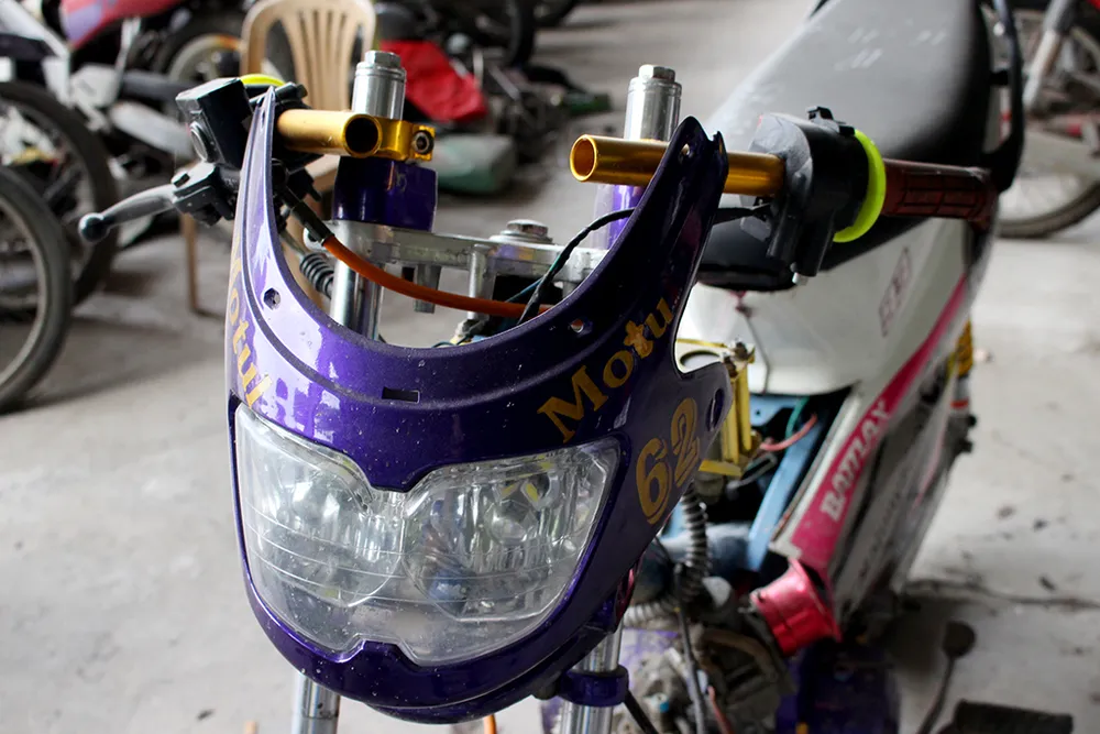 Những chiếc xe đua có kết cấu quái lạ bị bắt giữ