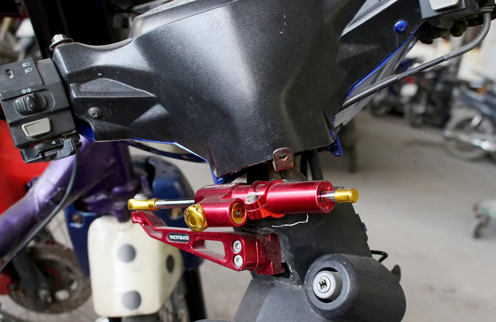 Những chiếc xe đua có kết cấu quái lạ bị bắt giữ