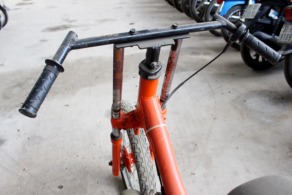 Những chiếc xe đua có kết cấu quái lạ bị bắt giữ