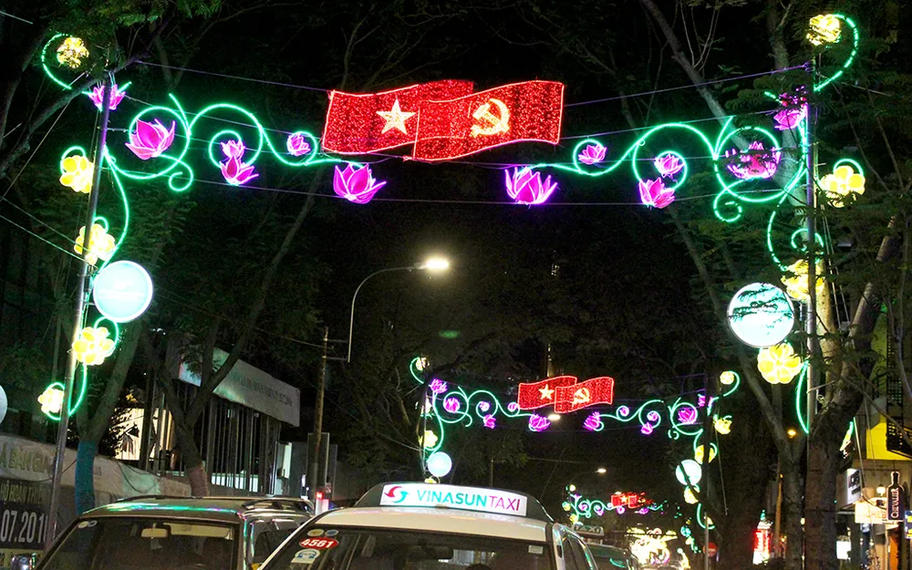 Sở VH&TT giải thích chủ đề trang trí ánh sáng ở TP.HCM ảnh 11