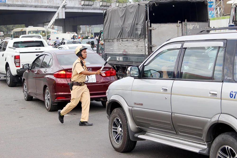 Va chạm như “cơm bữa” tại ngã tư “tử thần” An Sương ảnh 6 Va chạm như “cơm bữa” tại ngã tư “tử thần” An Sương ảnh 6