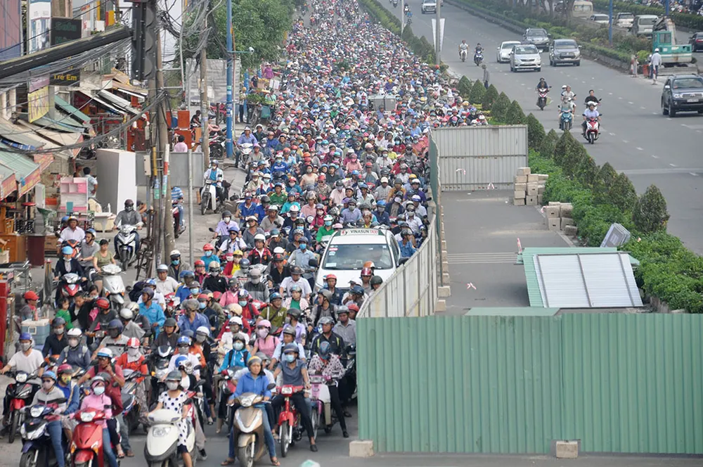 Vụ kẹt xe ở An Sương do lô cốt: Sẽ phân luồng từ xa ảnh 1 Vụ kẹt xe ở An Sương do lô cốt: Sẽ phân luồng từ xa ảnh 1