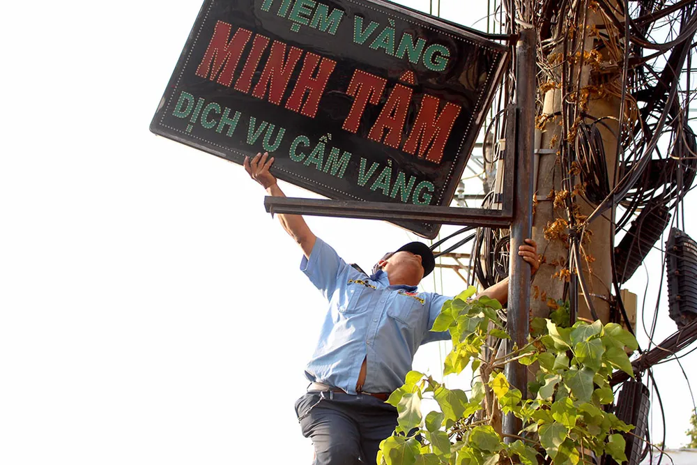 Bình Tân dỡ hàng rào lấn chiếm của Thế giới di động ảnh 13