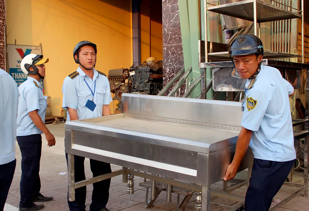 Quận Bình Tân mạnh tay phạt vi phạm vỉa hè ảnh 5