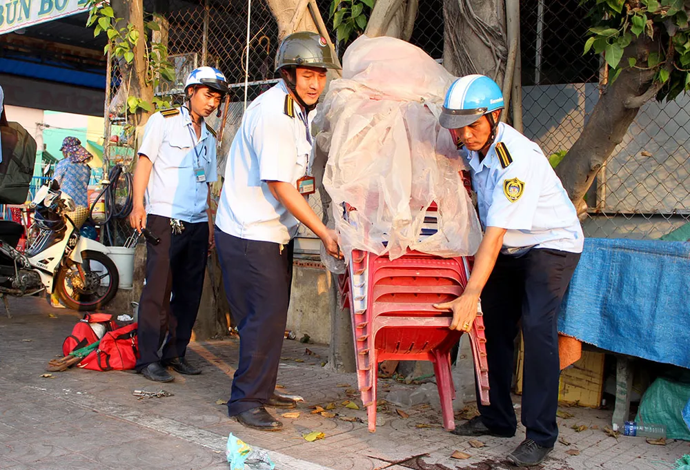 Quận Bình Tân mạnh tay phạt vi phạm vỉa hè ảnh 10