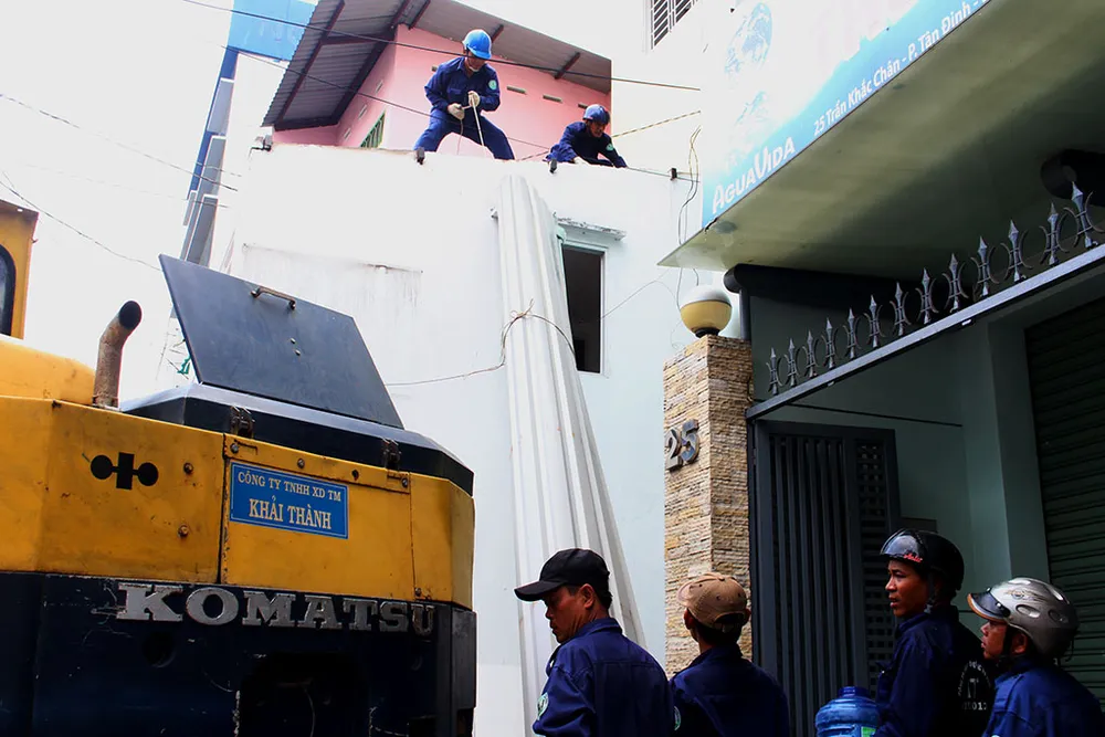 Ông Đoàn Ngọc Hải cho “cào” cả trụ sở khu phố 2 tầng ảnh 10 Ông Đoàn Ngọc Hải cho “cào” cả trụ sở khu phố 2 tầng ảnh 10