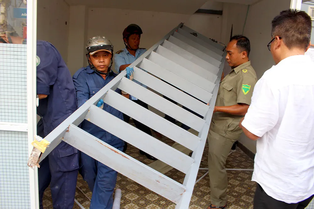 Ông Đoàn Ngọc Hải cho “cào” cả trụ sở khu phố 2 tầng ảnh 7 Ông Đoàn Ngọc Hải cho “cào” cả trụ sở khu phố 2 tầng ảnh 7