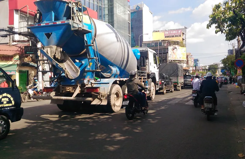 Xe bồn vào nội thành gây chết người: CSGT nói gì? ảnh 1