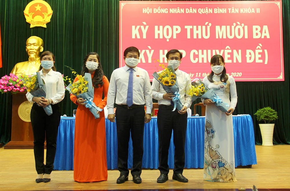 lanh-dao-ubnd-quan-binh-tan