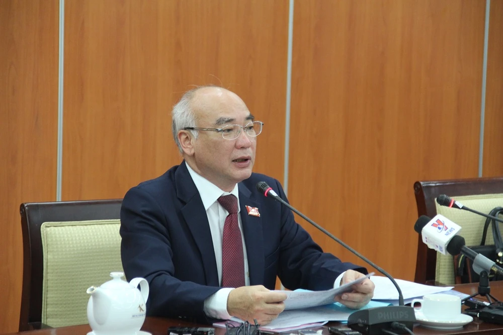 ong-phan-nguyen-nhu-khue