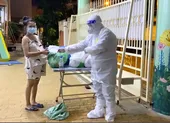 Phường chăm sóc hơn 30 người về miền Tây nhưng kẹt lại ở Bình Tân