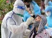 Lễ kết nạp Đảng cho một thầy giáo ngay tại điểm tiêm vaccine ảnh 5 TP.HCM thần tốc xét nghiệm toàn dân từ nay đến ngày 30-9