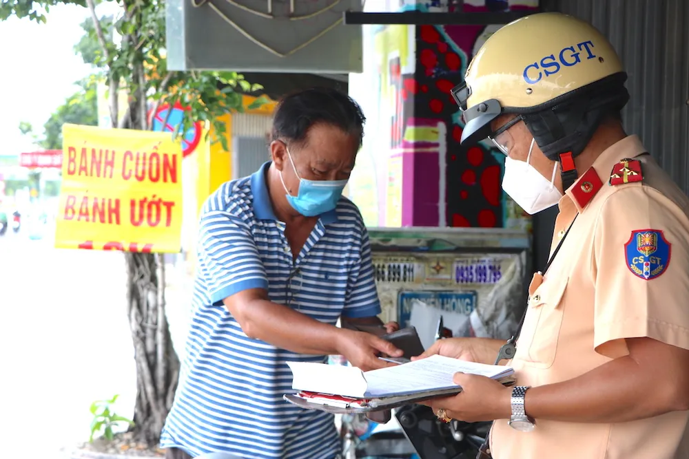 csgt-phat-bang-qua-duong-ray