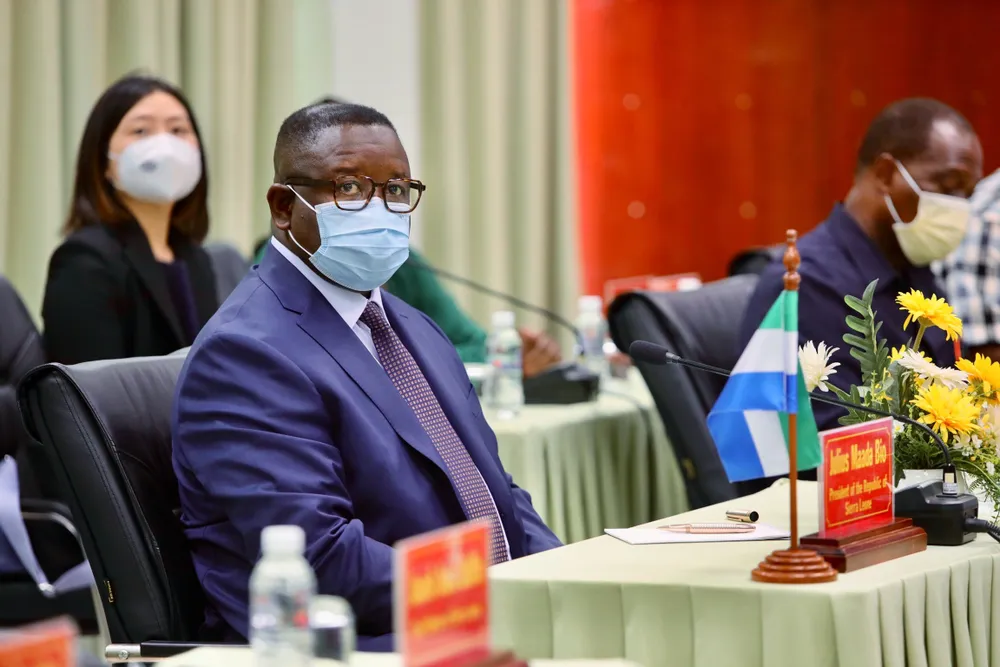 tong-thong-sierra-leone-tham-khu-cnc