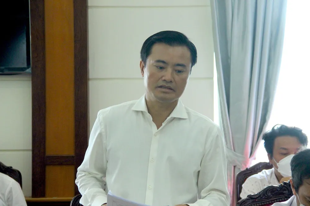Ông Bùi Xuân Cường, Giám đốc Ban Quản lý đường sắt đô thị TP.HCM, phát biểu tại buổi giám sát. Ảnh: LÊ THOA