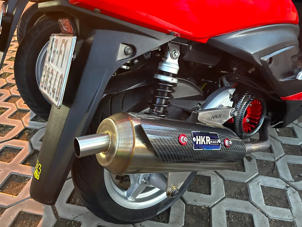 và pô xe, động cơ... để tăng tốc độ, pô nổ to hơn... Ảnh: TƯ và pô xe, động cơ... để tăng tốc độ, pô nổ to hơn... Ảnh: TƯ