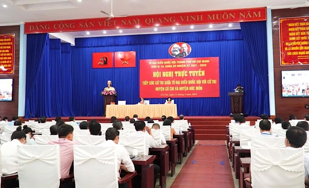 Toàn cảnh buổi tiếp xúc cử tri tại Trung tâm hành chính huyện Củ Chi. Ảnh: MINH TÂM