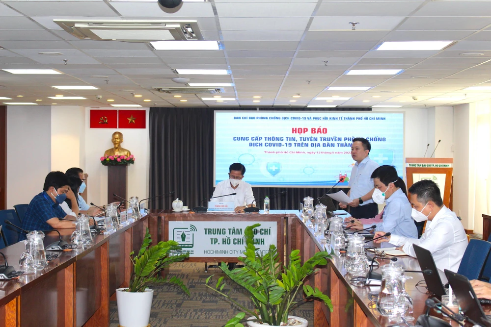 Toàn cảnh buổi họp báo, chiều 12-5. Ảnh: NGUYỄN NHÂN