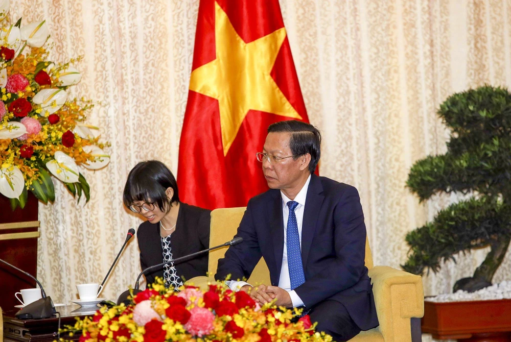 Chủ tịch UBND TP.HCM Phan Văn Mãi phát biểu tại buổi tiếp. Ảnh: NGUYỆT NHI