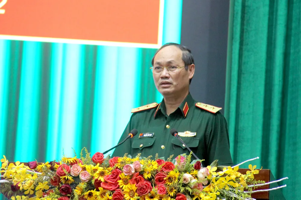Trung tướng Nguyễn Văn Nam, Tư lệnh Bộ Tư lệnh TP.HCM, phát biểu tại hội nghị. Ảnh: LÊ THOA